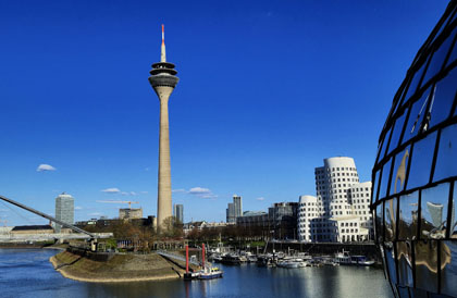 Düsseldorfer Rheinturm - Copyright Karsten-Thilo Raab 